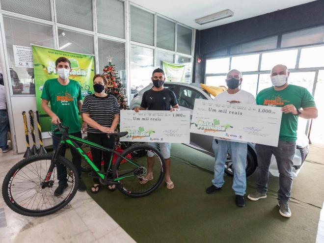 Felizardos receberam como prêmios uma bicicleta e R$ 1.000 