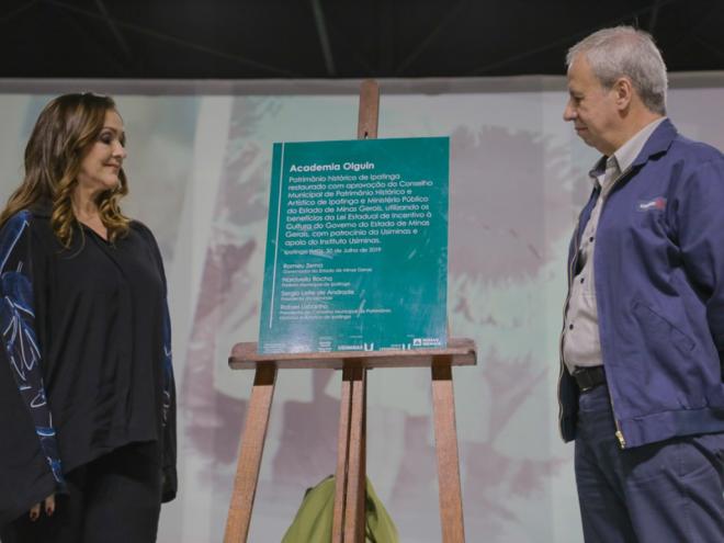 Salette Olguin e Sergio Leite na entrega da reforma do espaço