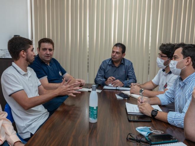 Bruno Morato recepcionou os prefeitos Marcos Vinícius, Douglas Willkys e Gustavo Nunes em seu gabinete, nesta segunda-feira