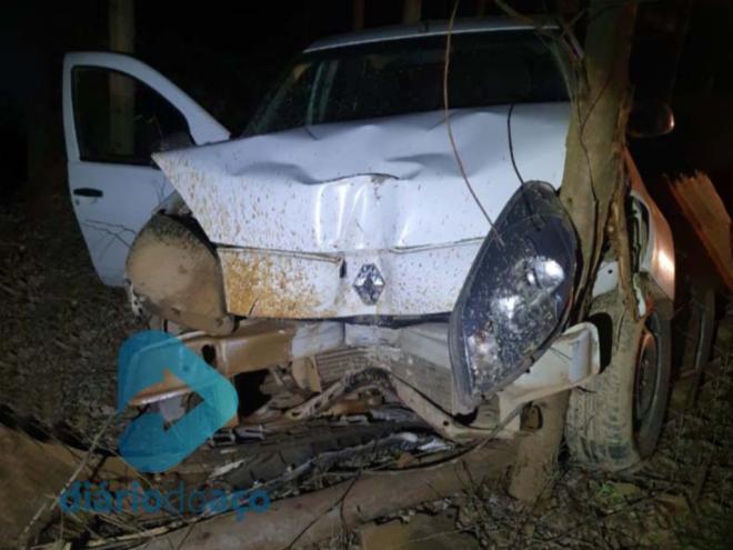Carro usado pela Secretaria de Saúde de Santana do Paraíso foi destruído em acidente 