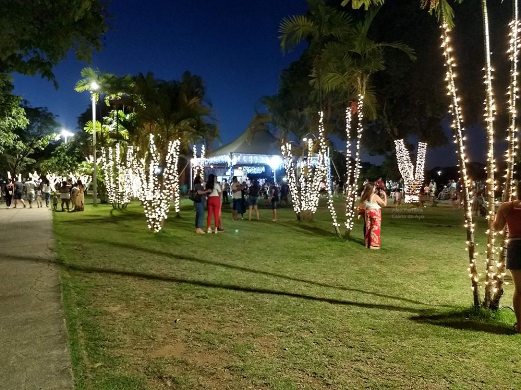 Restabelecimento da ornamentação de Natal vai ocorrer assim que a rede de energia for reparada, informa o governo municipal