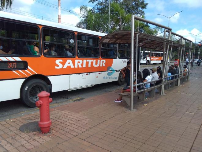 O sistema de integração de transporte público permite que o passageiro possa trocar de ônibus sem pagar uma nova passagem 