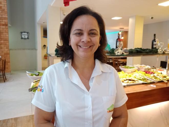Há dez anos, Ângela Maria Ferreira entrega cardápios tradicionais para o Natal