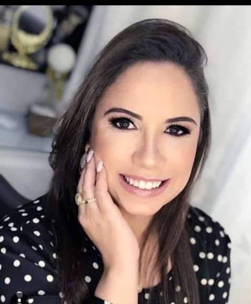 Nossa cidade, sem dúvidas, é terra de um povo ordeiro e trabalhador, que luta com a expectativa de atingir grandes avanços. Cidade que carrega grandes riquezas e recursos naturais. O comércio local que muito se desenvolveu nos últimos anos e é a principal fonte de economia. Infelizmente vejo um sistema precário de saúde que não exerce atendimento digno a toda população. Temos também uma comunidade muito grande de pessoas carentes que não tem a devida assistência do município. Não são atendidos com empatia” diante das dificuldades que estão vivendo (principalmente na época de inundações e chuvas). Falta fiscalização nas contas públicas, licitações e contratos administrativos por parte da nossa Câmara. Falta concurso público para ocupar cargos administrativos e transparência dos recursos administrados pelo Executivo. Sem dúvidas, temos muito que evoluir buscando sempre o progresso”. (Fabiana Rose Martins, 38 anos, advogada e integrante da  Secretaria Geral da Comissão de Direitos Sociais e Trabalhistas da OAB/MG) 