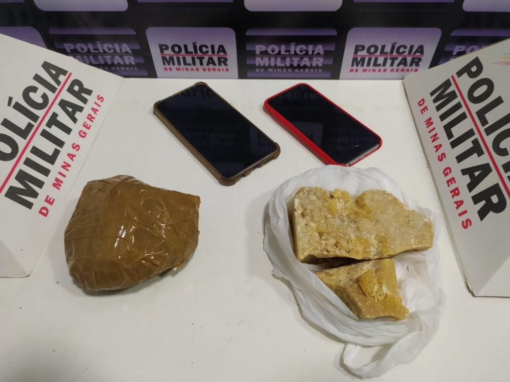 Dupla foi apreendida com duas pedras de crack que poderiam ser fracionadas em cerca de mil porções 