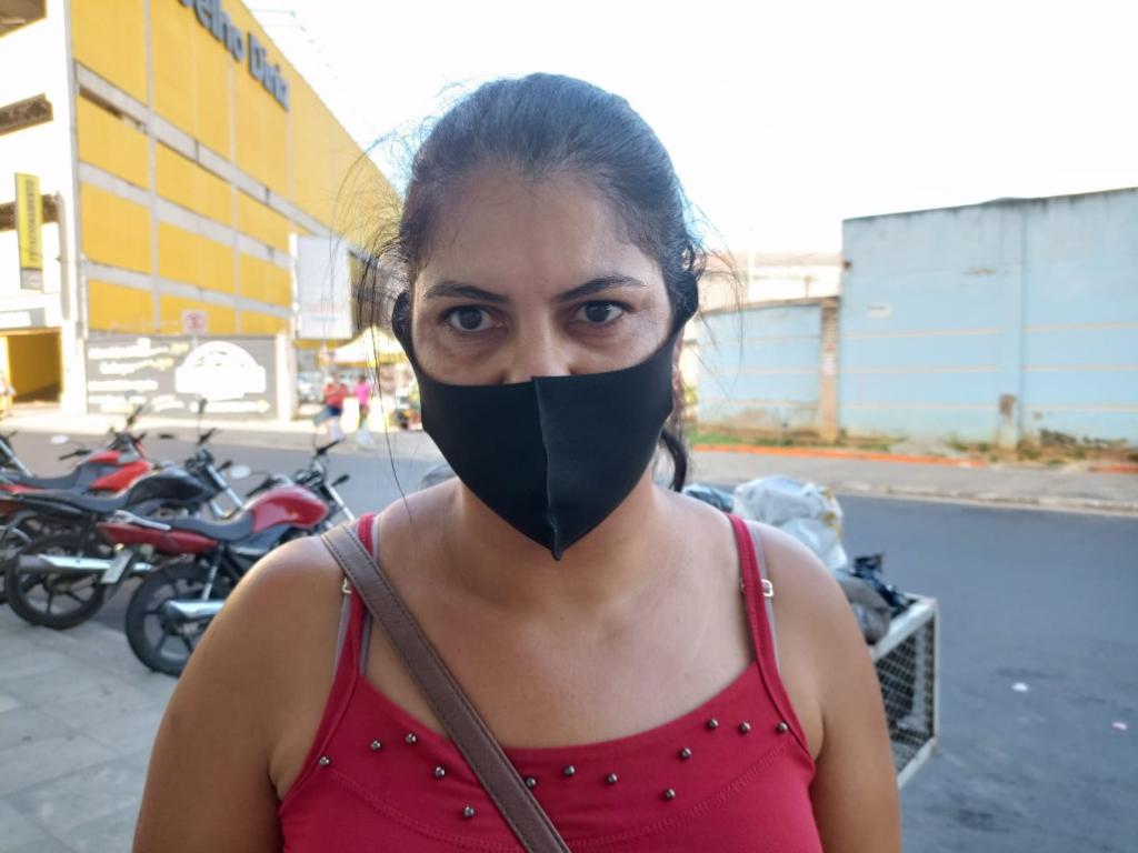 Maria do Socorro David Soares, 32 anos, mãe, Contente, Fabriciano. ''Eu não pretendo levar minha filha para vacinar, tenho medo das reações porque tem muitos vídeos mostrando efeitos em crianças, então não me sinto segura''