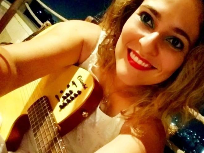 Nanda Abraão - Voz e Violão (Música) - Ao vivo