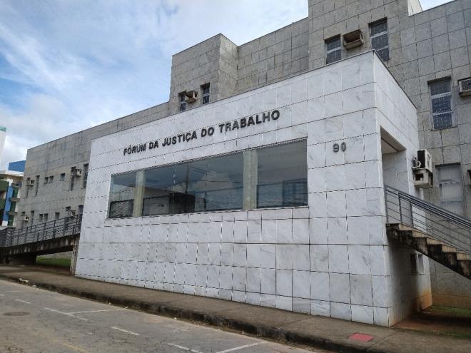 Audiências são realizadas por videoconferência e atendimento presencial é limitado nas comarcas da região