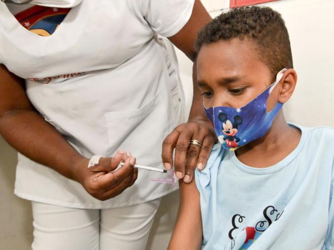 Painel Vacinômetro passa a registrar imunização de meninas e meninos de 5 a 11 anos