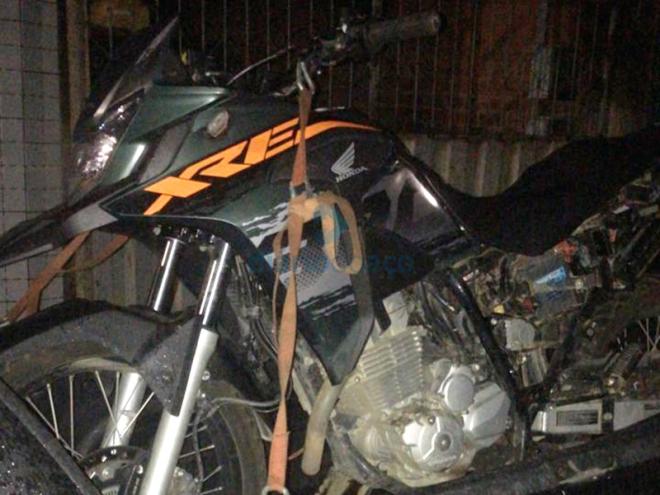 A moto XRE 300 foi furtada no bairro Veneza II, em Ipatinga