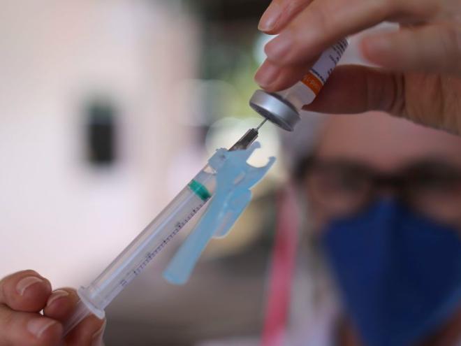 Mais de 2 milhões de pessoas ainda não completaram o esquema vacinal contra a covid-19