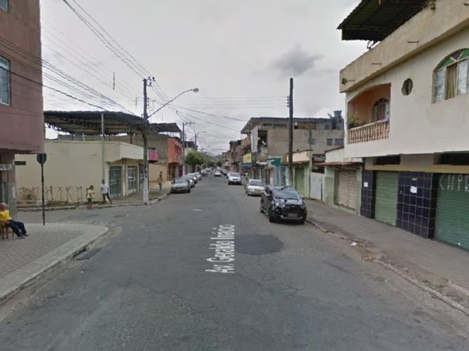 As vítimas foram assaltadas quando caminhavam por esta avenida no Melo Viana