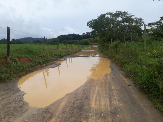 A última manutenção feita na estrada foi paga pelos próprios chacreantes, afirma proprietário 