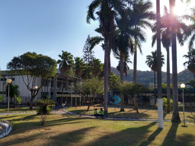 Durante esses dias de ponto facultativo, nas repartições públicas serão mantidos somente os serviços essenciais