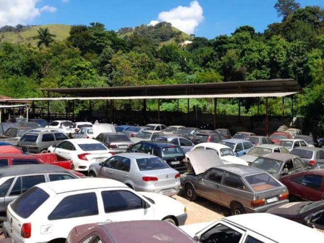 Entre os bens que irão a leilão no Vale do Aço estão veículos considerados sucatas e outros considerados ''conservados'', que podem voltar a circular 