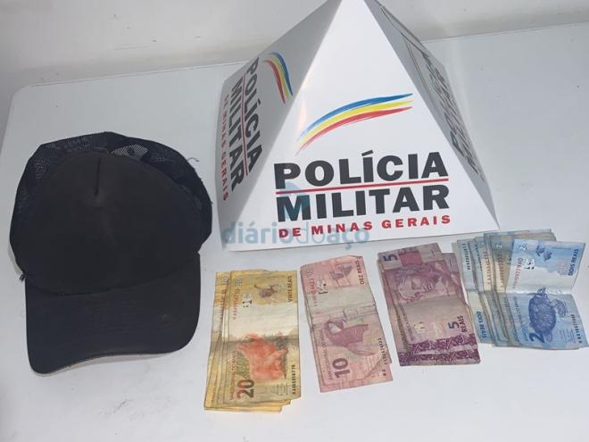 O suspeito confessou que utilizou um boné para cometer o roubo e simular uma arma na cintura