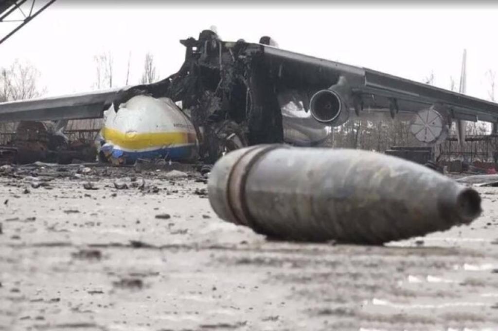 TV Russa confirma que Antonov An-225 foi destruído em bombardeio a aeroporto na Ucrânia 
