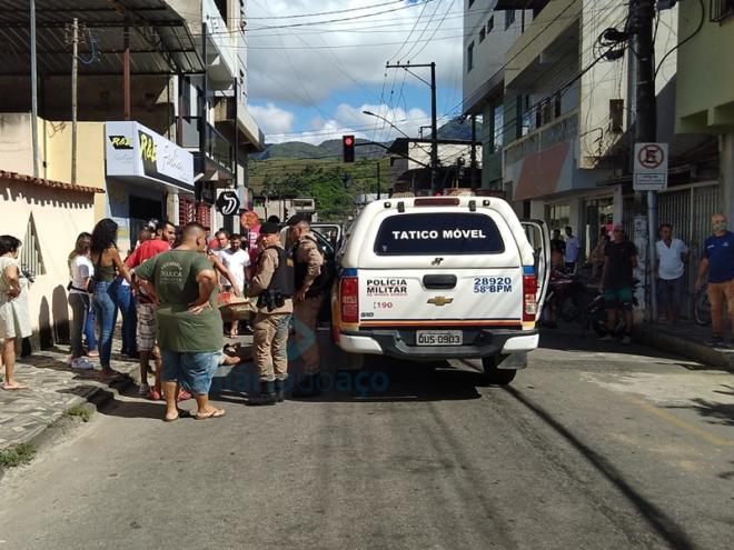 Crime foi praticado na rua Jonas Soares Camargo, no bairro Surinan, em Coronel Fabriciano