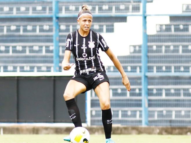 Zagueira Giovanna Campiolo, do Corinthians, é uma das caras novas da equipe