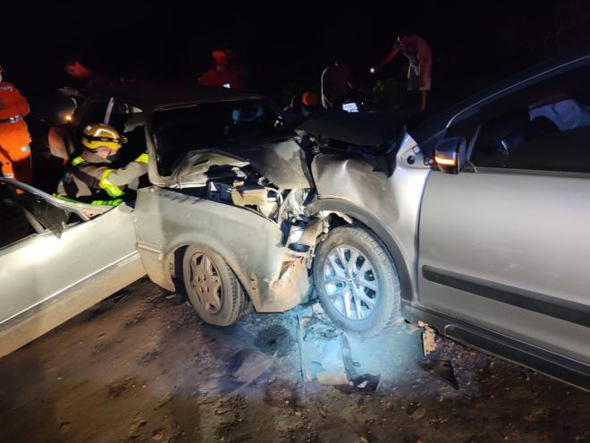 Acidente aconteceu na estrada de Ipabinha, na noite de sexta-feira, 18 