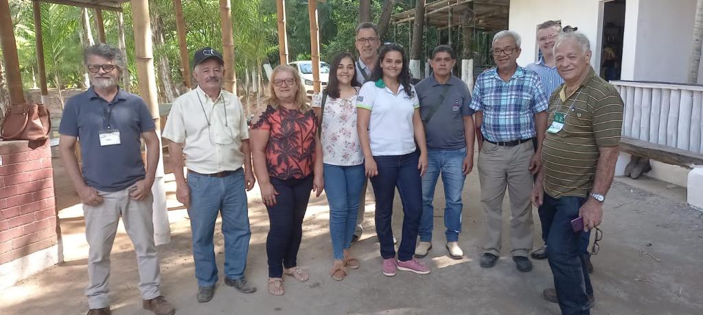 Produtores rurais participaram de um Curso de Manejo de Abelhas e Processamento de Mel e Cera