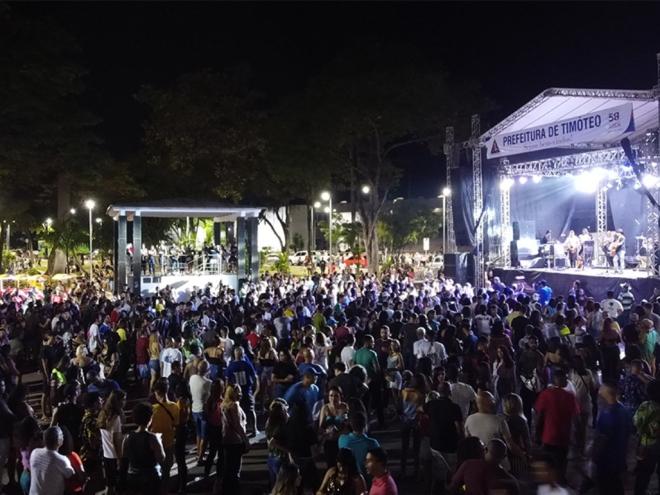 Atrações musicais e esportivas levaram multidão à Praça 1º de Maio, na programação pelos 58 anos de Timóteo