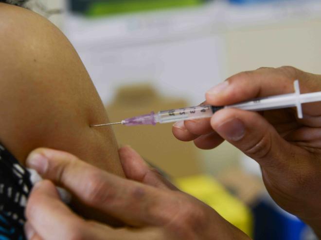 Todas as crianças com idade de seis meses até menos de cinco anos deverão receber uma dose da vacina tríplice viral