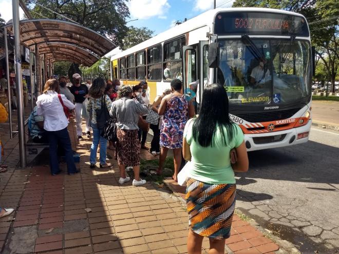Apenas no feriado as linhas vão operar com horário de domingo, enquanto nos demais dias, será a programação normal 