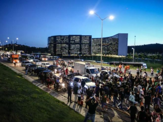 Servidores estaduais fizeram uma série de protestos em Belo Horizonte, reivindicando correção de salários com ganho real 