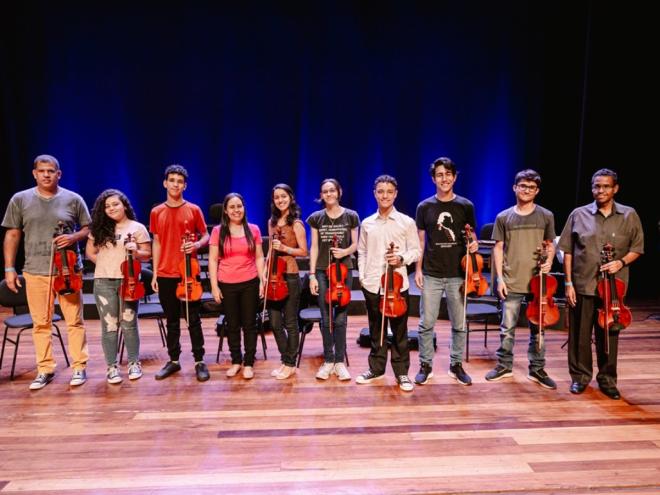 Professores convidados ministraram aulas coletivas aos músicos da região: encontro especial