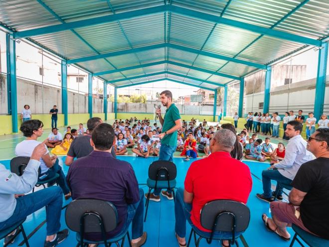 Governo entrega quadra poliesportiva do CENAM e mais duas cozinhas e um parquinho em educandários do Canaã e Vila Militar