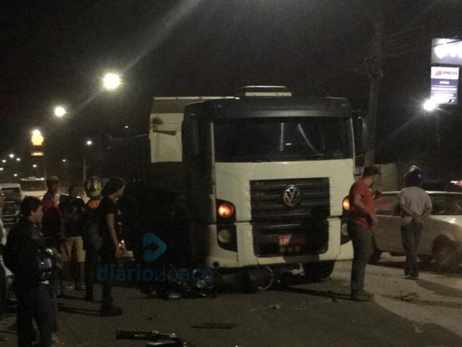 A colisão frontal matou um motociclista na noite desta quinta-feira no Cachoeira do Vale