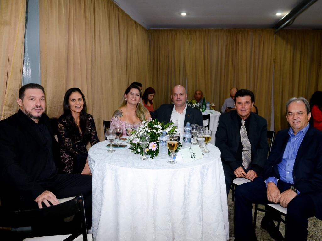 Emerson Vanberte, Gizza (Jovem Pan), Paula Lemos e o Comandante do 12º RPM, Juliano Lemos, Silvane Giviziez (vereador) e Luciano Araújo (Fiemg)