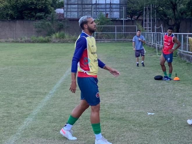 Lucas Sérgio deverá ser titular na zaga do Tigre em Ubá, contra o Aymorés