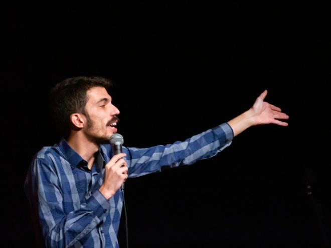 O humorista Stevan Gaipo comanda stand-up no próximo sábado (21) no Teatro do CCU