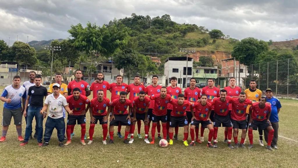 Águas Claras é um time de Santana do Paraíso