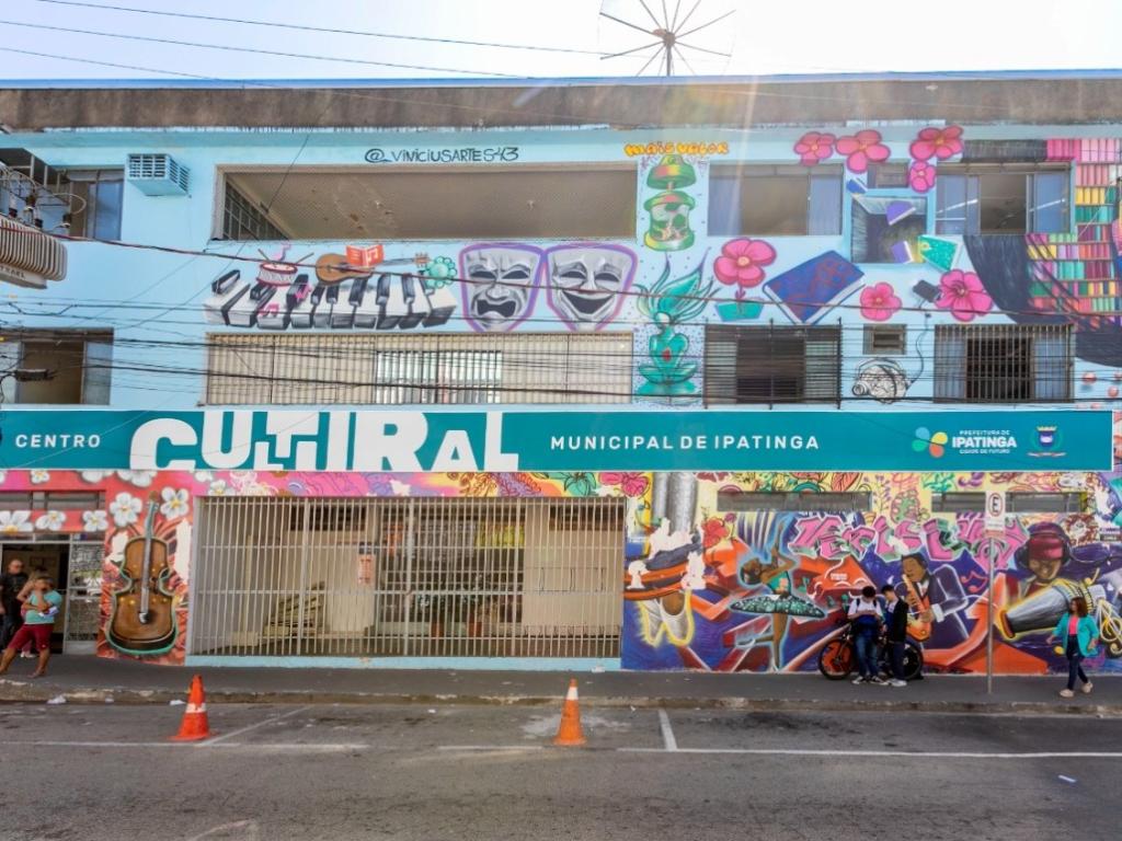 Fachada da Biblioteca Zumbi dos Palmares, no centro de Ipatinga