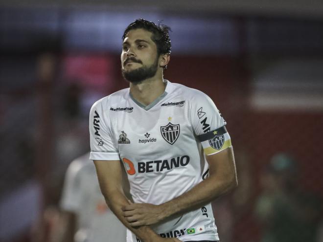 Zagueiro vai ficar no Galo até o fim de 2025