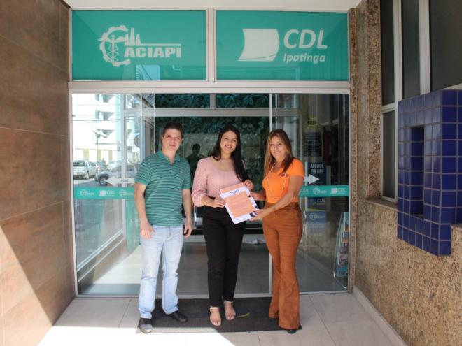 Juliana Andrade recebeu seu voucher para duas diárias com acompanhante no Caparaó Parque Hotel