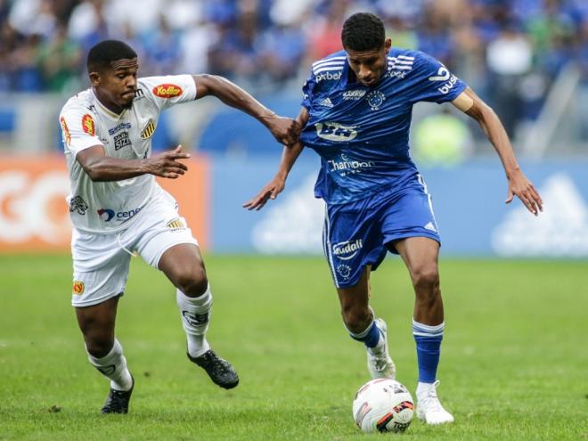 O Cruzeiro derrotou o Novorizontino por 2 a 1 no Mineirão