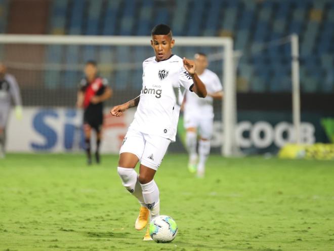  Atlético vendeu o jovem Sávio por 6,5 milhões de euros