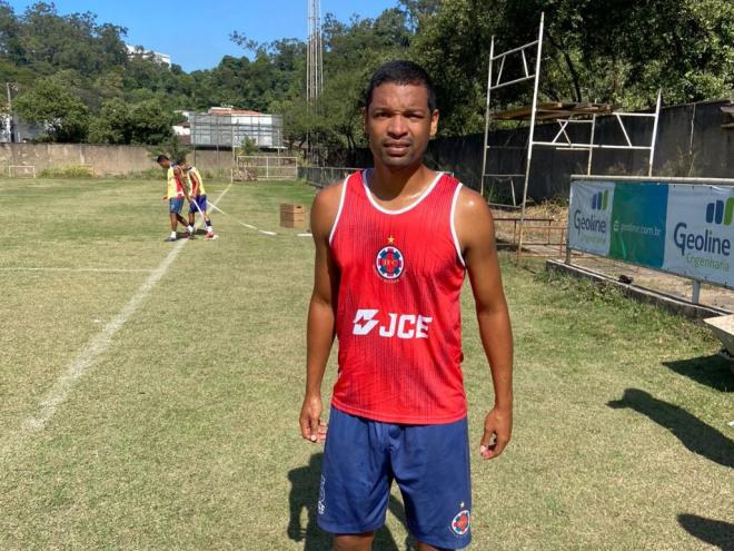 O zagueiro Wellington fez o segundo gol do Tigre, mas logo em seguida a equipe tomou o gol da virada