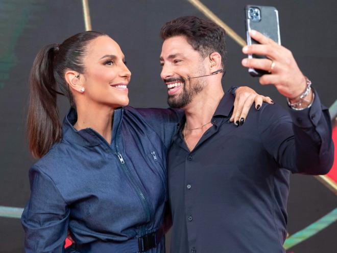 Ivete Sangalo recebe Cauã Reymond no quadro ''Batalha de Família''