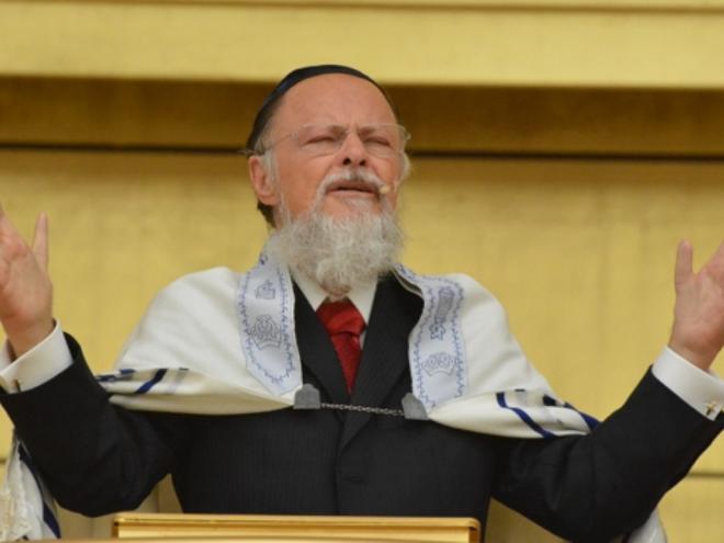 Edir Macedo, 77 anos, líder da Igreja Universal do Reino de Deus (IURD) e dono do Grupo Record, sugeriu que fiéis doem os próprios bens e propriedades para a instituição religiosa antes de morrerem.