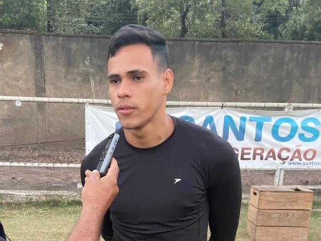 O volante Manaus, 23 anos, titular absoluto, é o ''motorzinho'' do meio campo do Ipatinga 