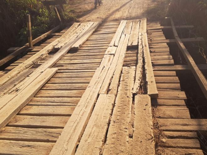 Situação da ponte na comunidade de Córrego da Marafunda antes do início da reforma