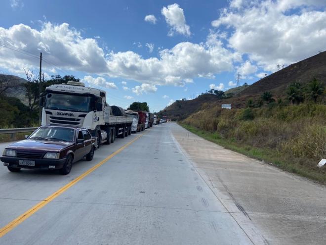 Para evitar congestionamento no dia da interdição do trecho da BR-381, em Antônio Dias, os motoristas devem buscar por rotas alternativas 