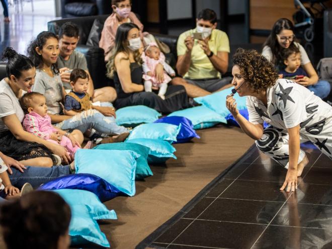 O grupo propõe trocar experiências artísticas voltadas à primeiríssima infância