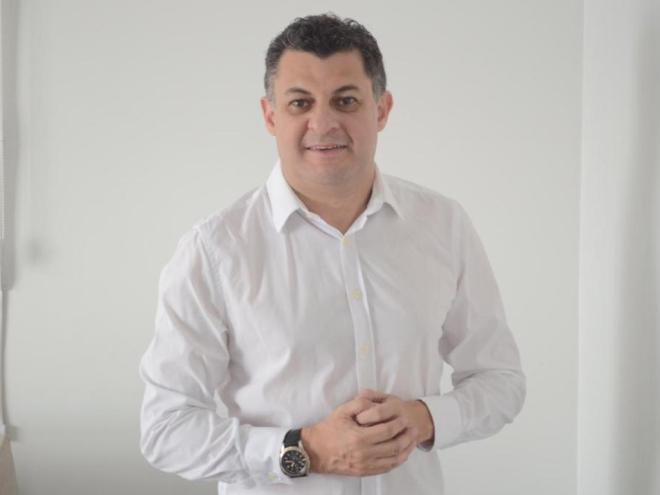 O especialista defende que o crescimento da inadimplência é fruto da falta de educação financeira das pessoas e das compras por impulso