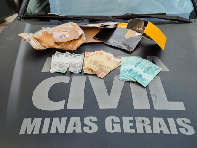 O valor total do montante encontrado com o homem é de R$ 13.250,00